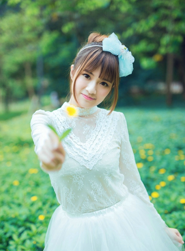 没有一宗友情是地久天长的。人们在你的生活里来去如流，有时，友情的过程是短暂的，有限的。